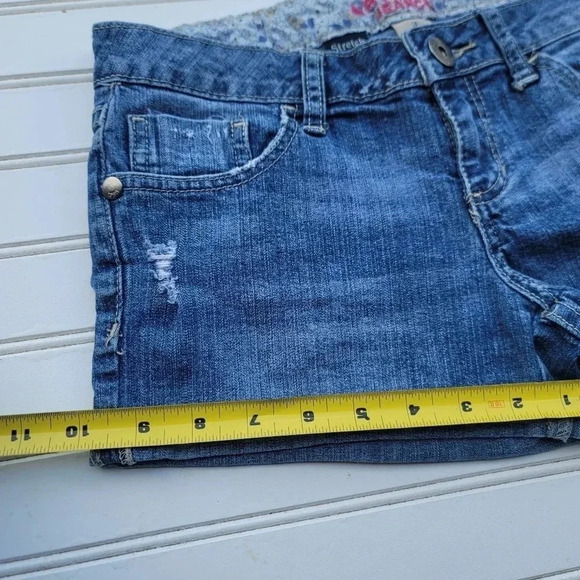 Arizona Jean Co. Denim Short Juniors Blue Mid Rise Medium Wash 5-Pocket Sz 3 - Picture 8 of 9